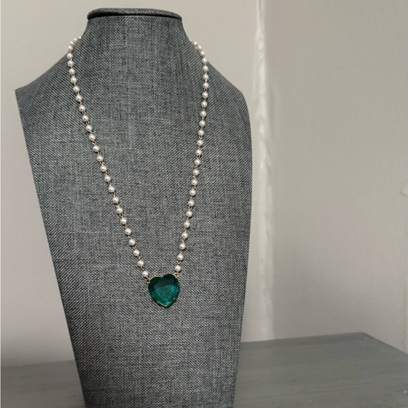 Pearl necklace with green heart 18” - Picture 1 of 5